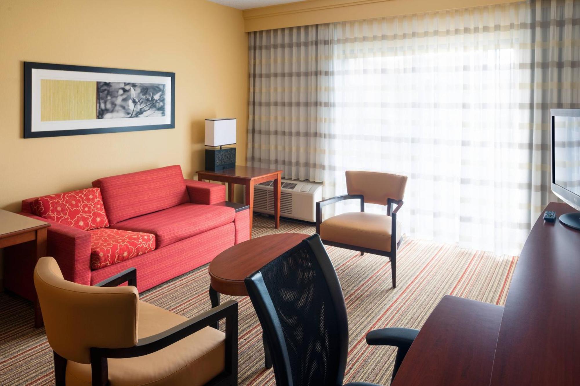 Courtyard By Marriott Indianapolis Airport Hotel Ngoại thất bức ảnh