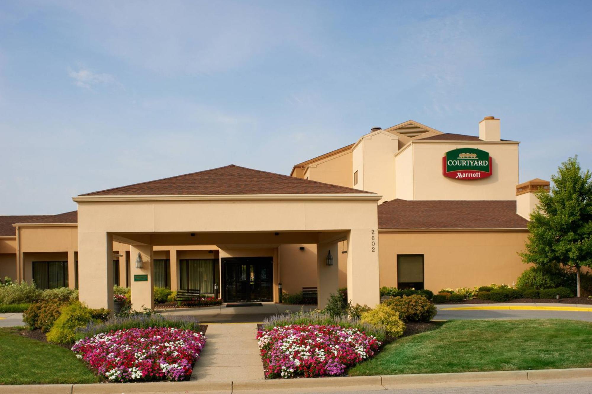 Courtyard By Marriott Indianapolis Airport Hotel Ngoại thất bức ảnh
