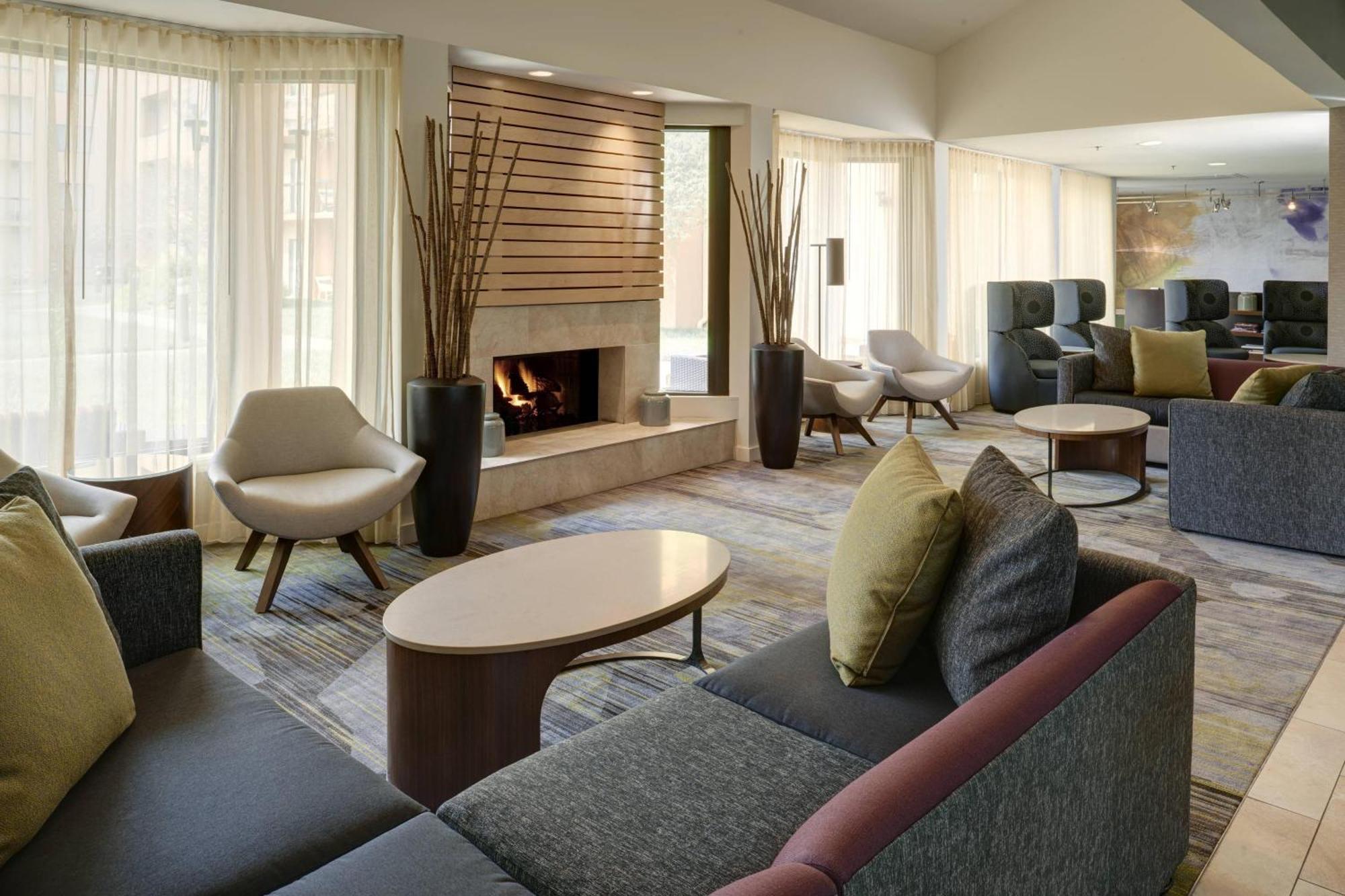 Courtyard By Marriott Indianapolis Airport Hotel Ngoại thất bức ảnh