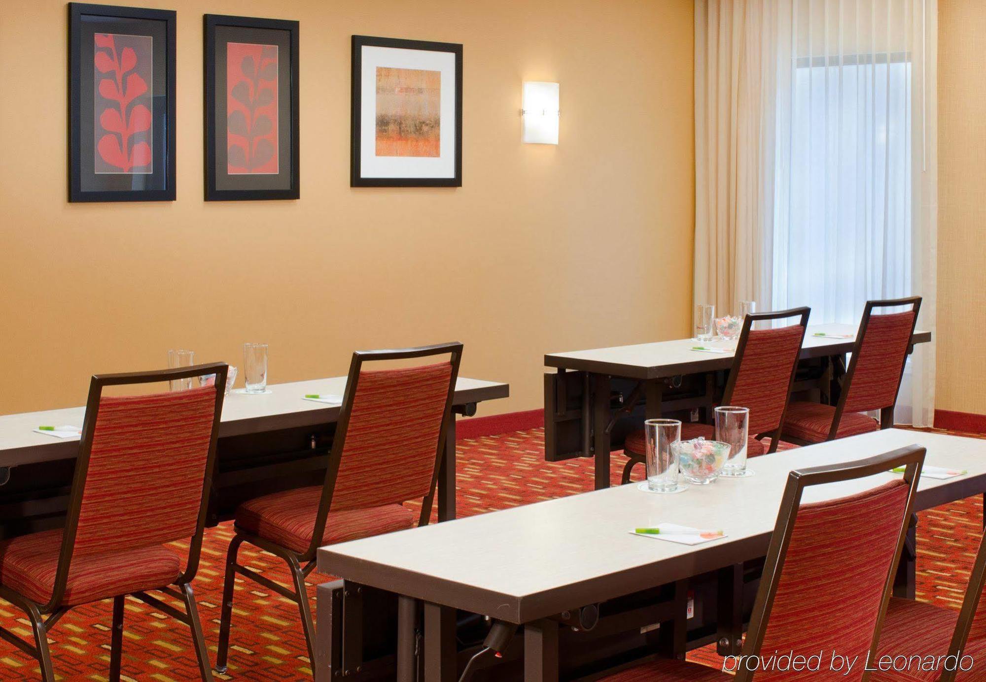 Courtyard By Marriott Indianapolis Airport Hotel Ngoại thất bức ảnh