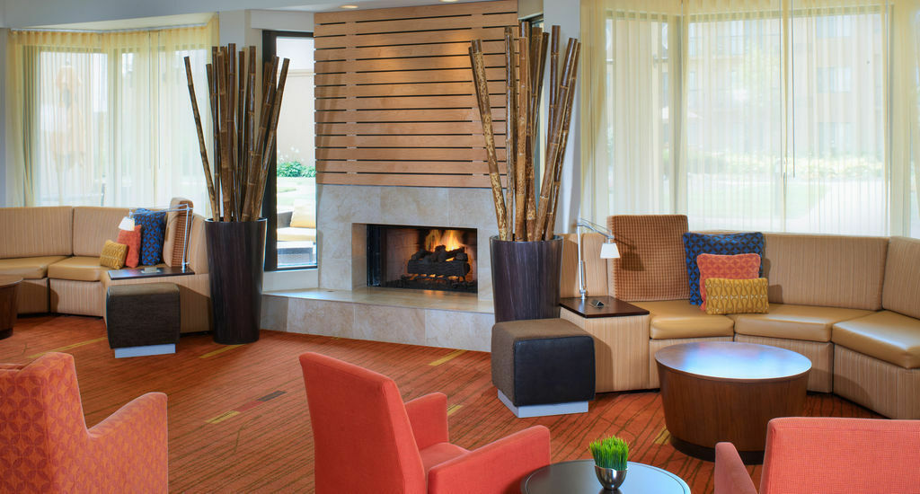 Courtyard By Marriott Indianapolis Airport Hotel Ngoại thất bức ảnh