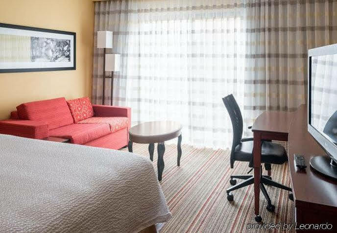 Courtyard By Marriott Indianapolis Airport Hotel Ngoại thất bức ảnh